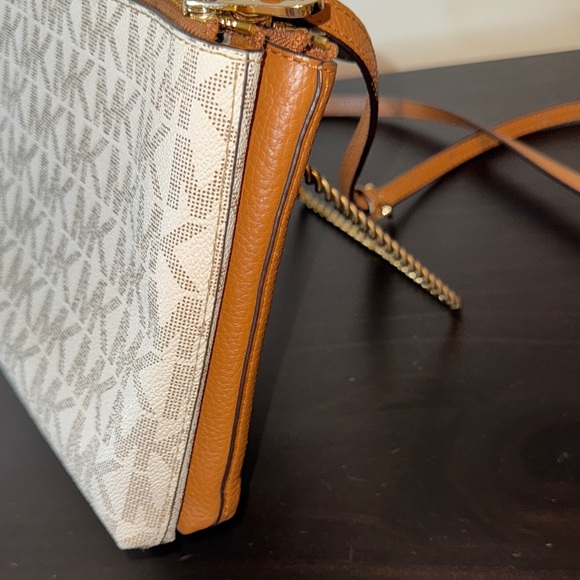 Michael Kors Tan and White Crossbody Bag - Picture 9 of 15